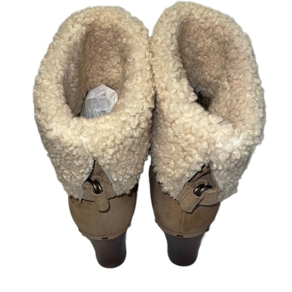 Ugg Carnegie Beige Nubuck Shearling Lined Wedge Boots Size 10 GUC - Picture 8 of 15